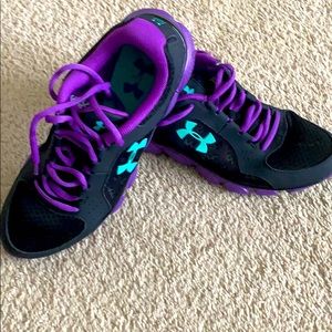 Under Armour women’s shoe - black/teal/purple